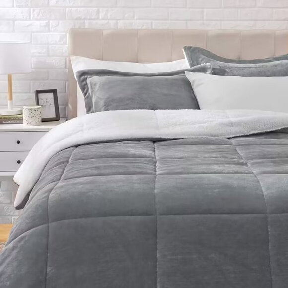 New 7 PC Reversible Micromink Sherpa Comforter Set • DQ • Charcoal Grey - Picture 3 of 4